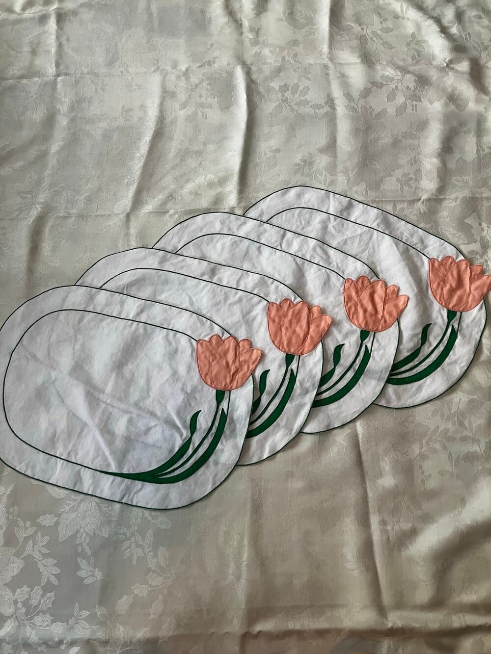 Vintage Linen Tulip Placemats Set of 4 White Embroidered Floral Table Mats